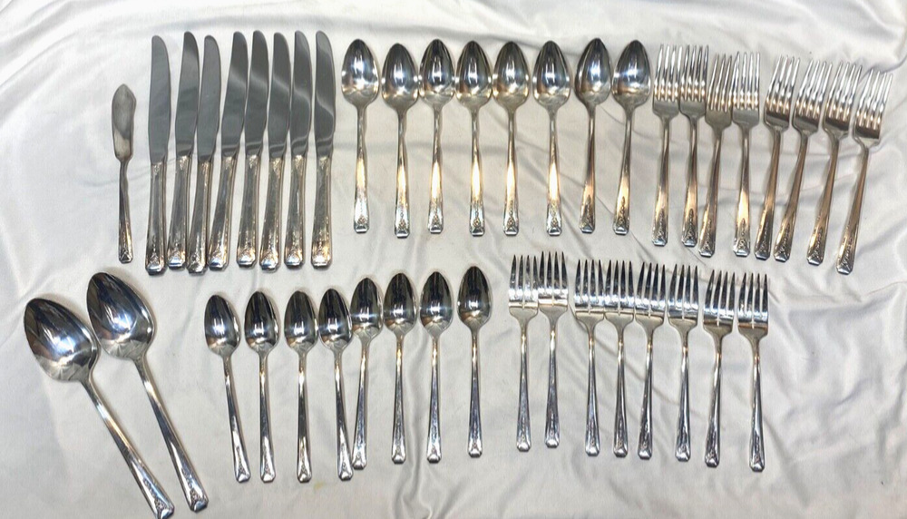 ONEIDA COMMUNITY "MILADY" SILVERPLATE FLATWARE SET SERVICE FOR 8